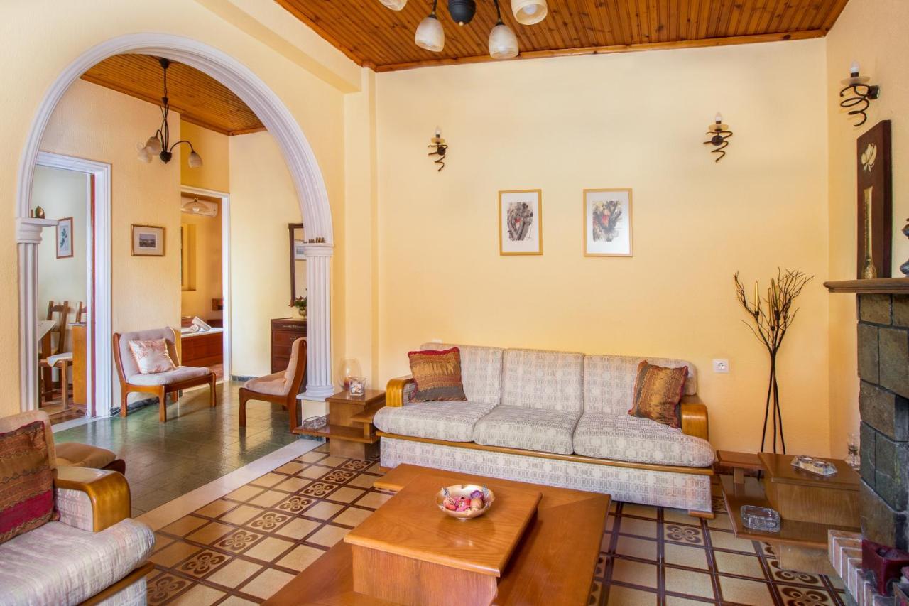 Eleni's Traditional House In Agrafi Agrafoi