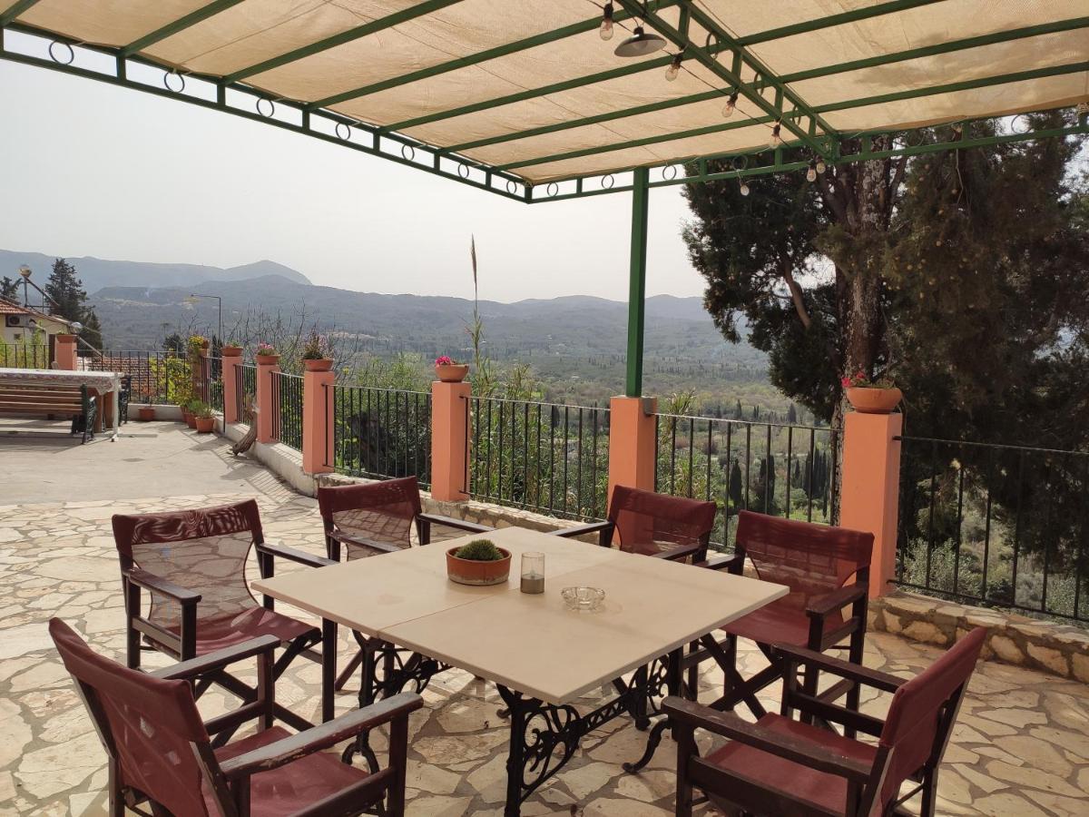 Eleni's Traditional House In Agrafi Apartment